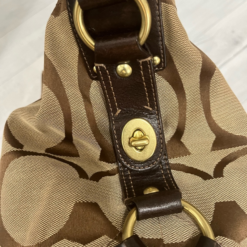 Beautiful Coach Hobo Purse - Picture 6 of 16